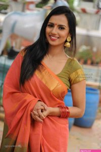 images of female removing pattu saree naked