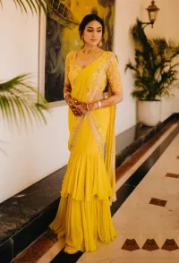 images of female removing pattu saree naked