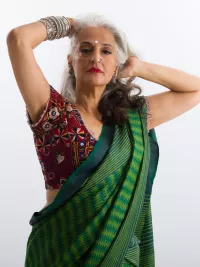 images of female removing pattu saree naked