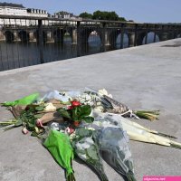 télécharger une fille contre 3 homme