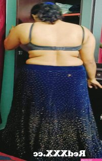 aunty remove blouse sexy
