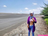 bugil outdoor