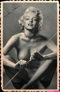 Marilyn Monroe Nude Sitting 1