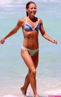 Kelly Ripa fully naked at Largest Celebrities Archive!