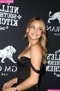 Bailee Madison Nude Leaks 2 Videos