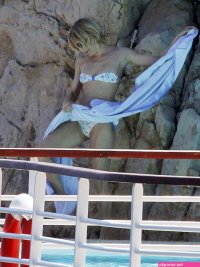 Stars posten Bikini-Bilder