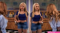Peyton List II Nua em Jessie ANCENSORED