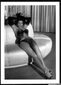 ACTRESS JANE RUSSELL BIG BOSOMY BOOBS COSTUME POSE 5X7 REPRINT MM-0095