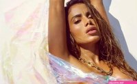Anitta posta foto pelada e recebe comentrio até de Miley Cirus