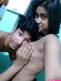 Cute girl leaked pics with her bf in nudity