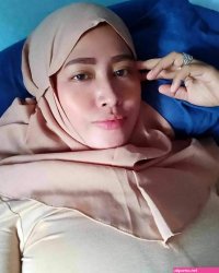 Bugil jilbab