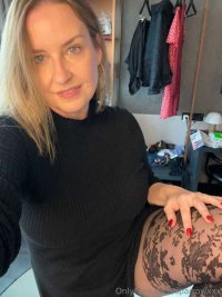 OnlyFans – 🥵 Avril Showers / @avrilshowersvip 🥵 - Page 97 image 1157