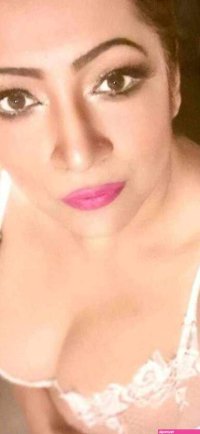 Bangladeshi actress Tania showing her huge boobs