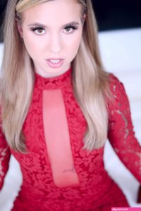 Lucky Anne An Adorable Waitress That Loves The Control Oral Sex Gives Her Amateur Allure