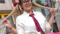 Tmida colegiala folla por un poco de dinero