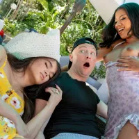 Ameena Green en Cum to the Cookout Clap these cheeks! foto 1