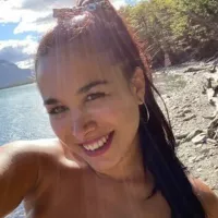 La actriz porno que sorte un encuentro sexual se sac la remera ante trabajadores de la UOCRA
