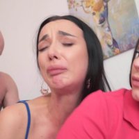FFM threesome with hot brunettes