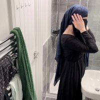 OMG! I didnt know arab girls do that. I caught a Muslim arab girl in hijab masturbating in the shower.