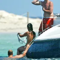 Pippa Middleton Nude Bikini Pics from Caribbean Islands