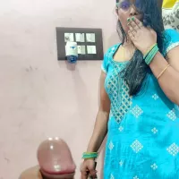 Stepmother Pinki Caught Her Son Naked She Help for Tight Pennis and Cumshot in Mouth