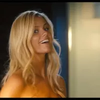 Compilatie van Brooklyn Decker sexy scènes Scandalplanetcom