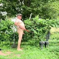 Working Naked in the Garden: American Gay Amateur Amateur Porn