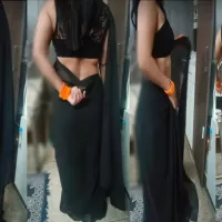 Hot Desi Girl in Saree Does Slow Strip Dance