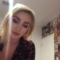 Kendra Sunderland livestream