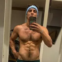 OMG hes naked: Miguel Herrn in Modelo 77