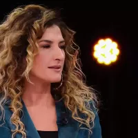 Dominic Newbold frontaal naakt en seks in naakte attractie