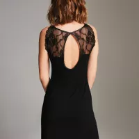 Nachtjurkje van Vanilla in zwart met sexy rug