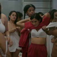 Naked Diane Guerrero in Orange Is the New Black ANCENSORED