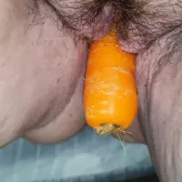 Fucking my vagina with a carrot