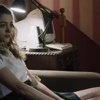 Natalia Dyer nude