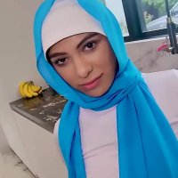 Cheating muslim wife enjoys giving blowjobs
