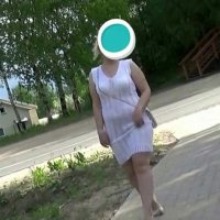 MILF in the park flashing her pussy on a bench