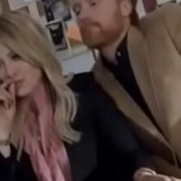 Hilary Duff fingering