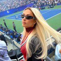Celebrity – Paris Hilton image 10