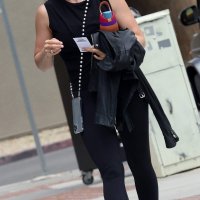 Celebrity – Hilary Duff image 5