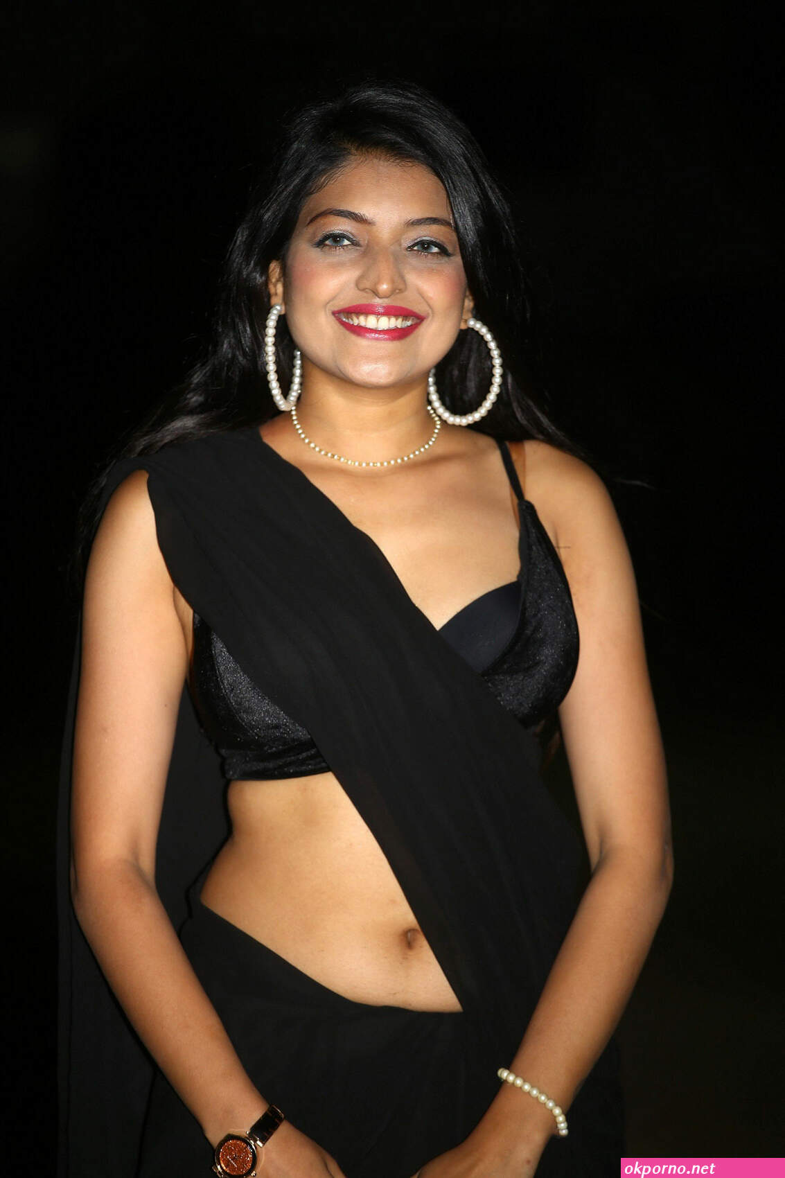 Aunties hot navel images