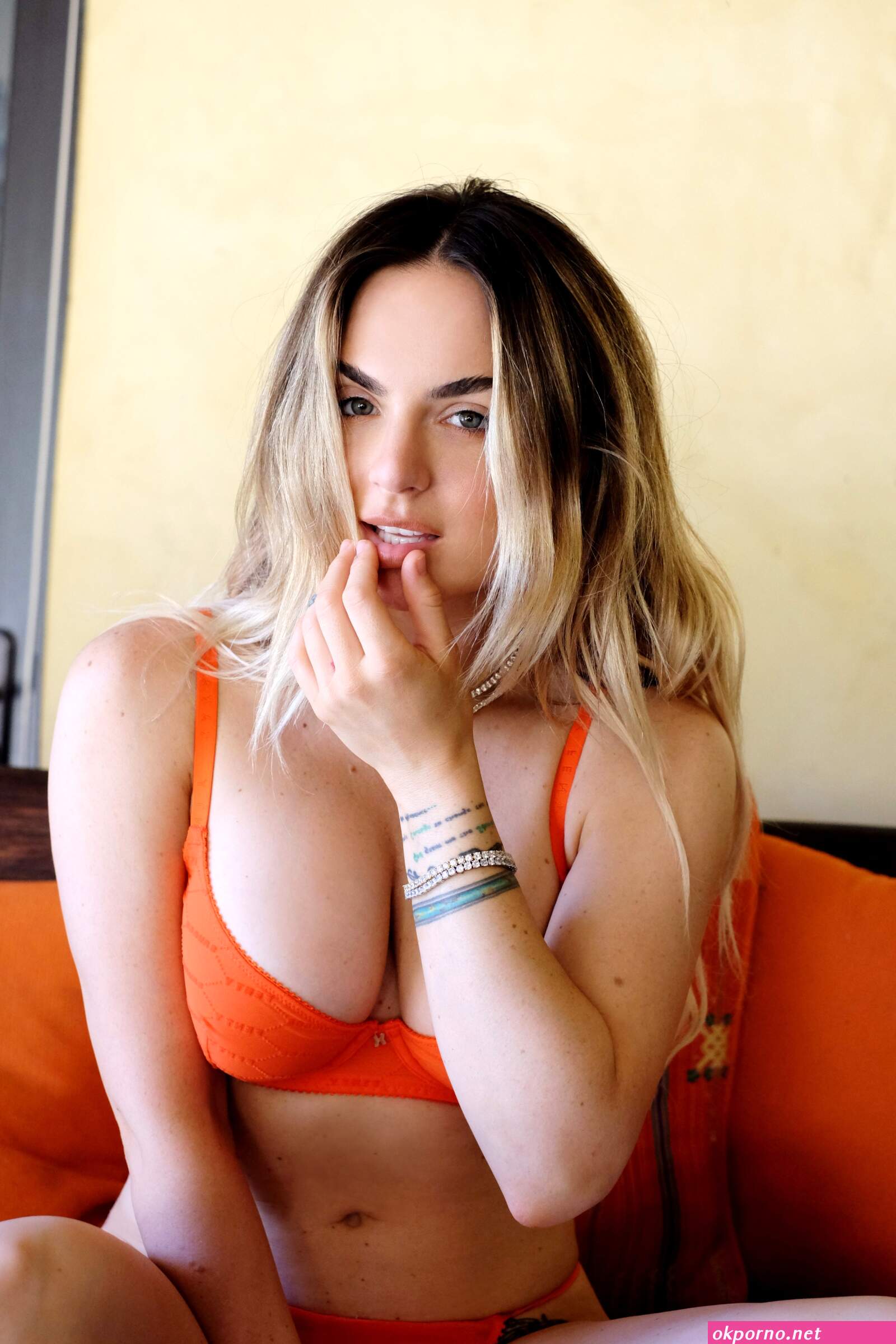 Jojo nude
