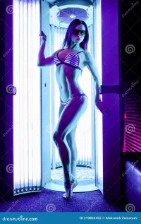 nake girl