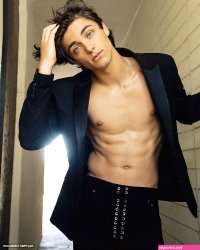 Asher Angel Shirtless And Sexy Photos