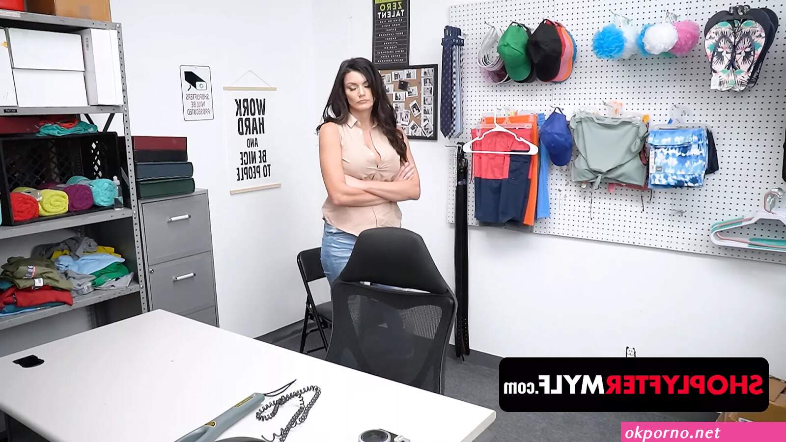 Shoplyfter Mylf