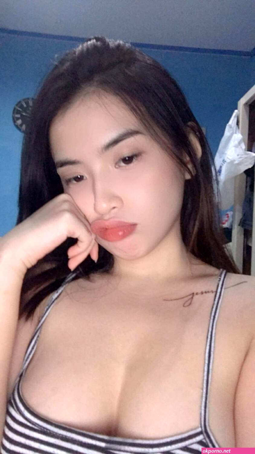 Cute Chubby Pinay Tinira Sa Kotse