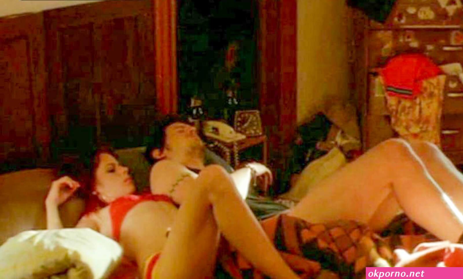 Download or Watch Online: Fairuza Balk naked in American History X 1998