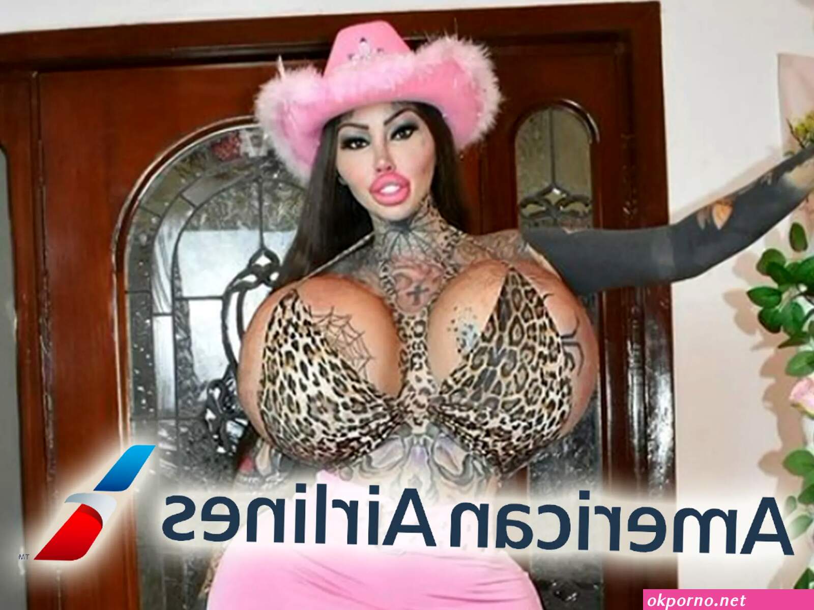Womans Large Breasts Didnt Get Her Kicked Off Plane Airline Sources