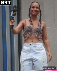 ALICIA KEYS Nude