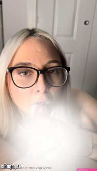 Scarletxroseee Nude OnlyFans Leaks